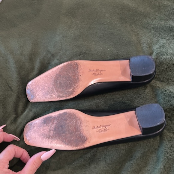 Salvatore Ferragamo Italian Leather Pump, Black, Size 8.5 1.5 Heel EUC🖤🖤🖤 - Picture 4 of 8